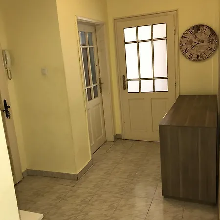 Apartament Lililand 2 *